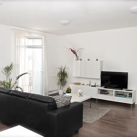 Husova * פודבראדי