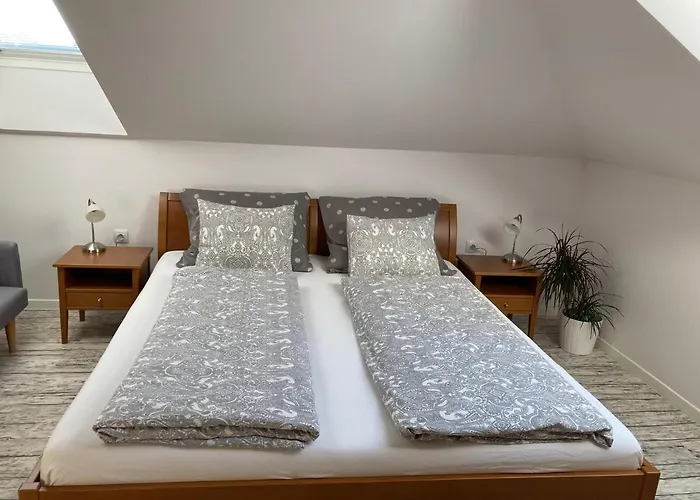 Husova Апартаменты *